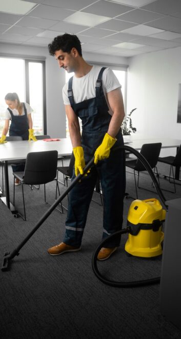 full-shot-people-cleaning-office_23-2150454488 full-shot-people-cleaning-office_23-2150454488
